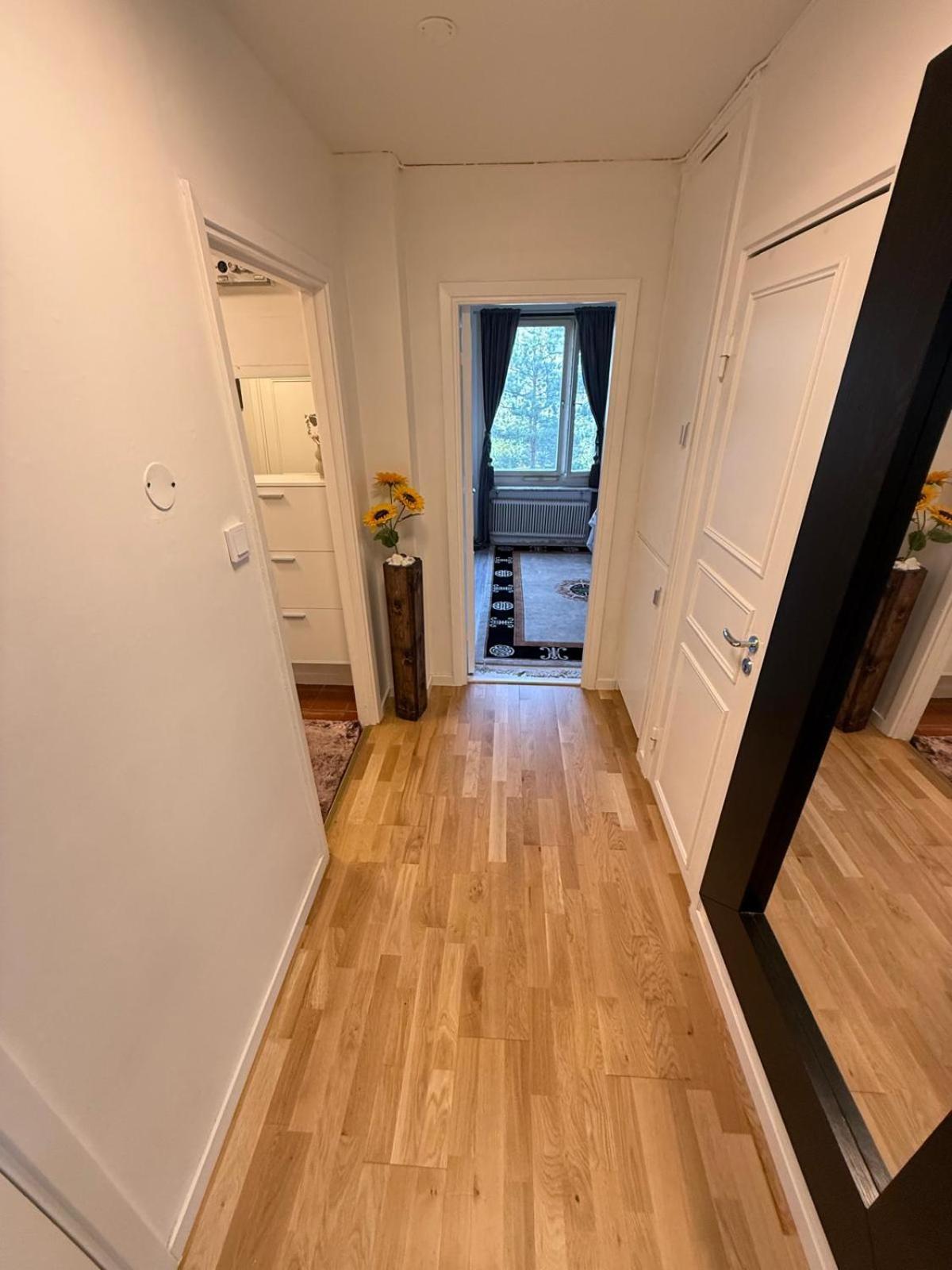 Spacious Near The Subway Stockholm