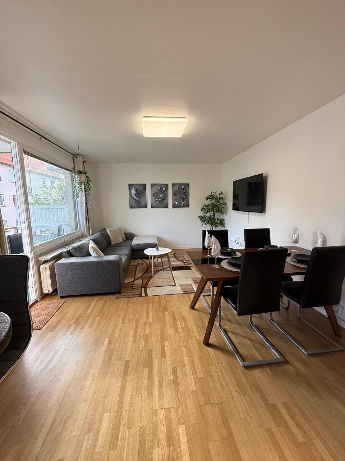 Spacious Near The Subway Stockholm