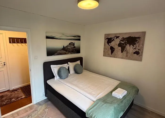 Spacious Apartment Near The Subway
