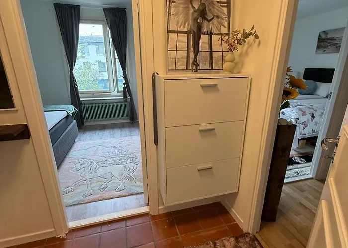Spacious Apartment Near The Subway