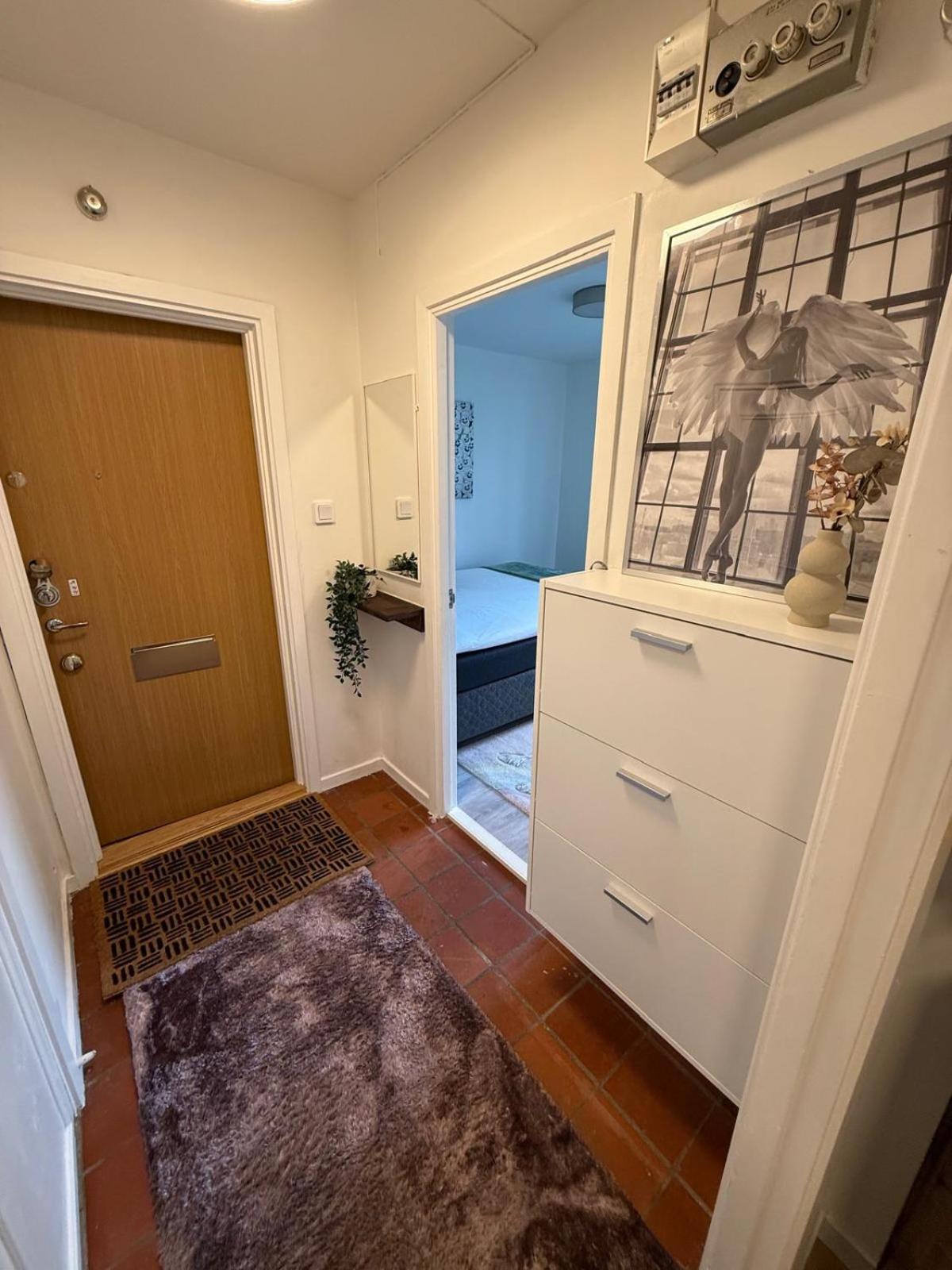 Spacious Near The Subway Huoneisto *